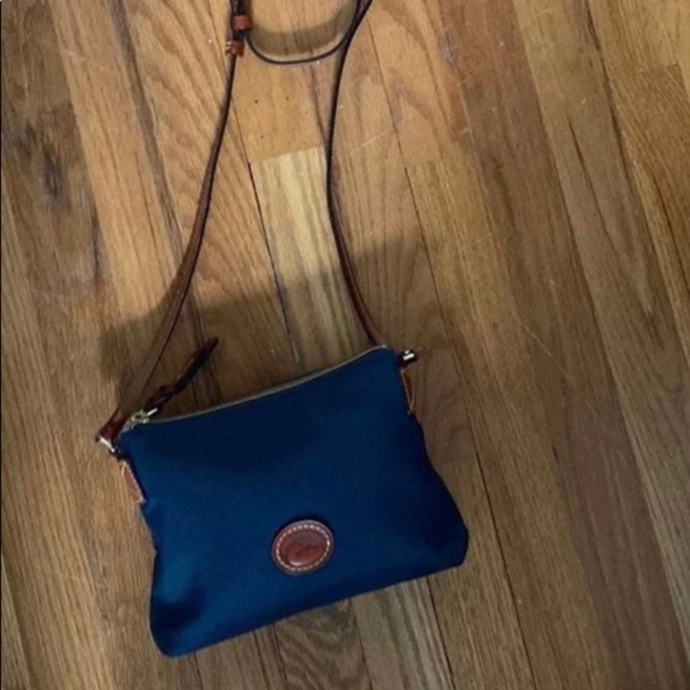 Dooney and Bourke pouchette Navy crossbody bag